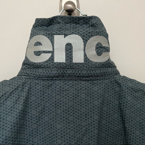 Bench jacket NWT lightweight foldable hood fitted blue triangle contemporary - Picture 3 of 8